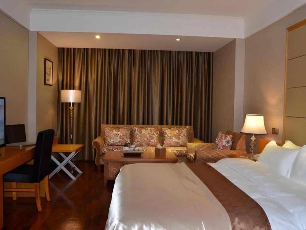 San Jiang Grand Hotel Wientian Zewnętrze zdjęcie